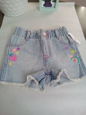 GAP Baby Girls Embroidered Denim Shorts Size 3Y NWT
